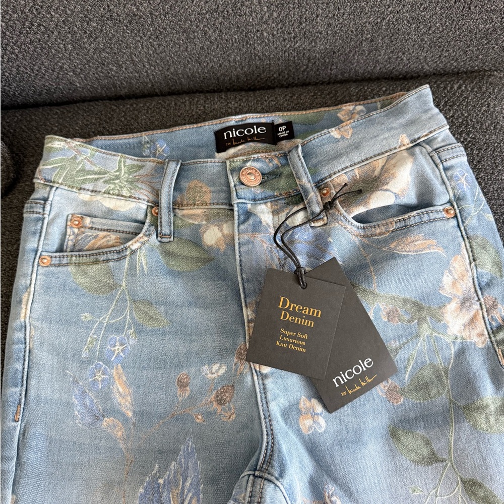 Nicole Miller Blue Floral Women's Cropped Flare Jeans - Picture 2 of 10